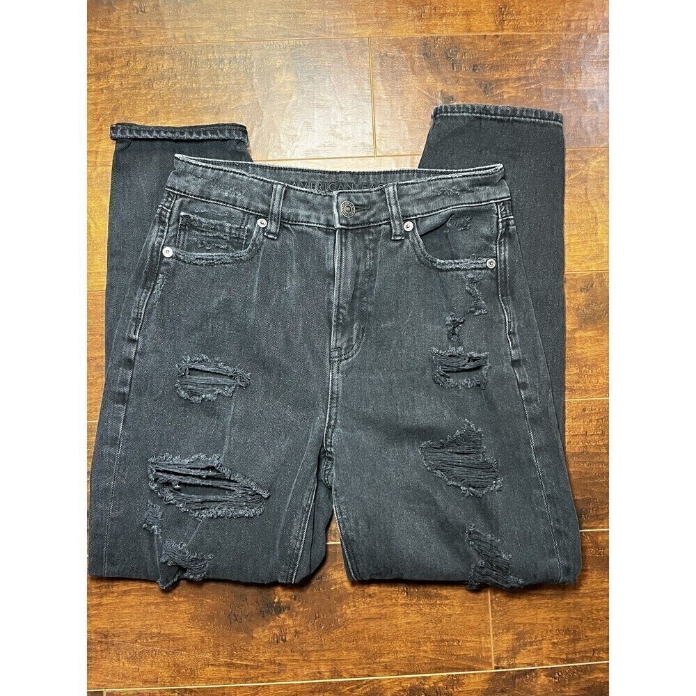 American Eagle comfort Waist Band Distressed Mom Jean Sz 2 Short